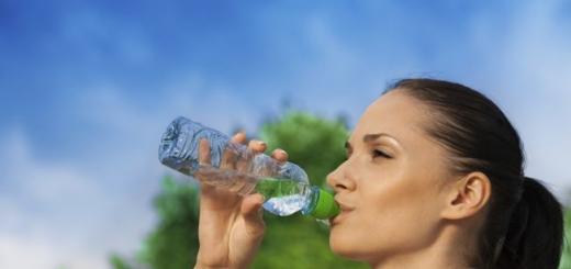 Как, сколько и когда пить чистую воду Правильно употреблять жидкости в течение дня